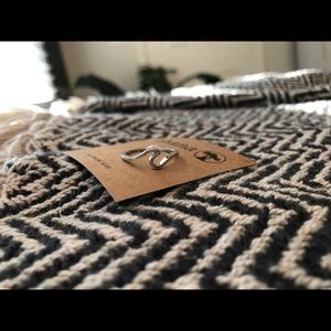 silver ohana wave ring! size 7